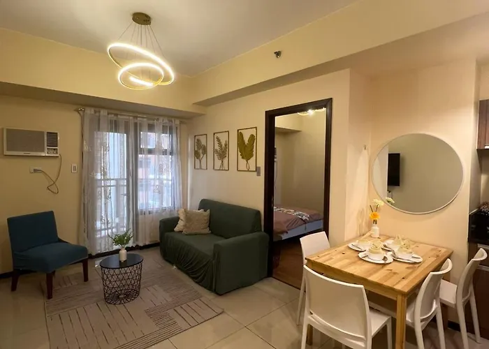 Radiance Bay Luxe Lounge *